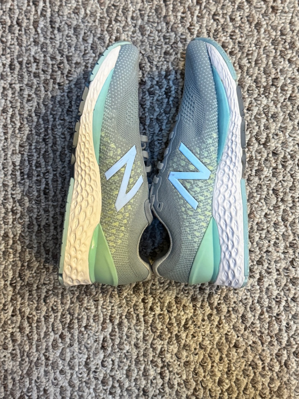 New Balance Women's Gray with Mint and Light Blue Running Sneakers 880V10